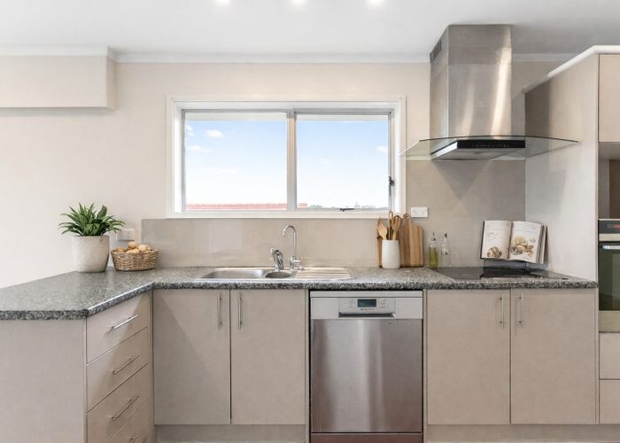  at 54 Meadway, Sunnyhills, Manukau City, Auckland