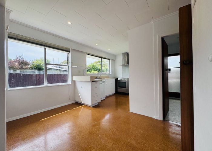  at 2/290 Avonhead Road, Avonhead, Christchurch City, Canterbury