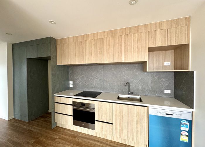  at 204/3 Newelm Lane, Flat Bush, Manukau City, Auckland