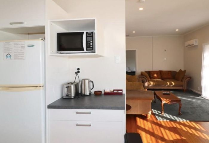  at 94a Cook Street, Room E, Hamilton East, Hamilton, Waikato