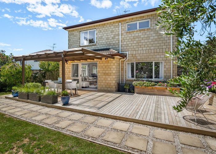  at 4 Mary Forgham Drive, Greenhithe, Auckland