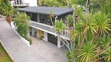  at 4/199 Titirangi Road, Titirangi, Auckland