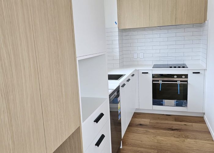  at 4 Waipuhinui Way, Wiri, Manukau City, Auckland