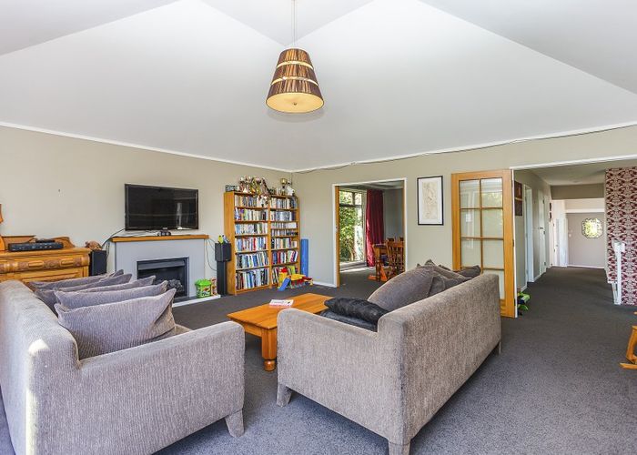  at 25 Plymouth Street, Karori, Wellington