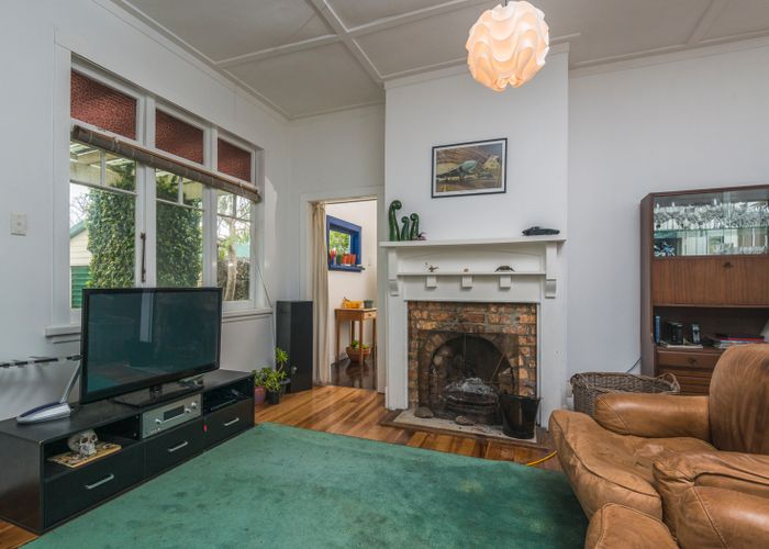  at 8 Cambourne Road, Sandringham, Auckland