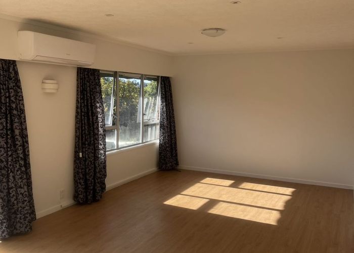  at 1/36 Saddleback Rise, Murrays Bay, Auckland