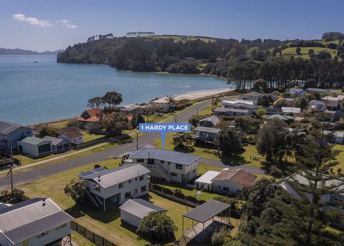  at 1 Hardy Place, Cooks Beach
