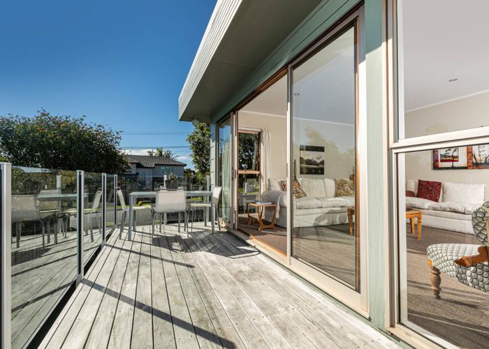  at 1/164 Beach Road, Campbells Bay, Auckland