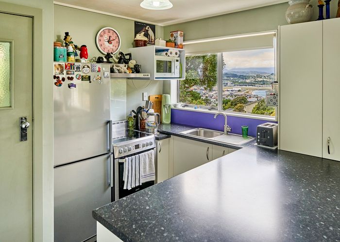  at 2/102 Sutherland Road, Melrose, Wellington