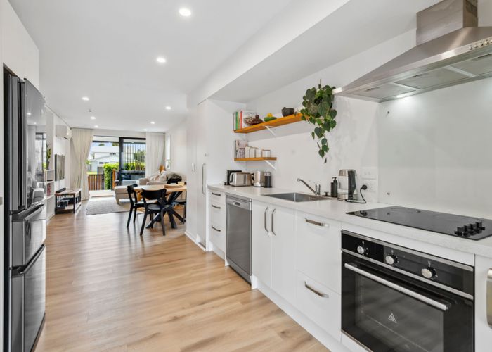  at 4/45 Cessna Crescent, Mangere, Manukau City, Auckland