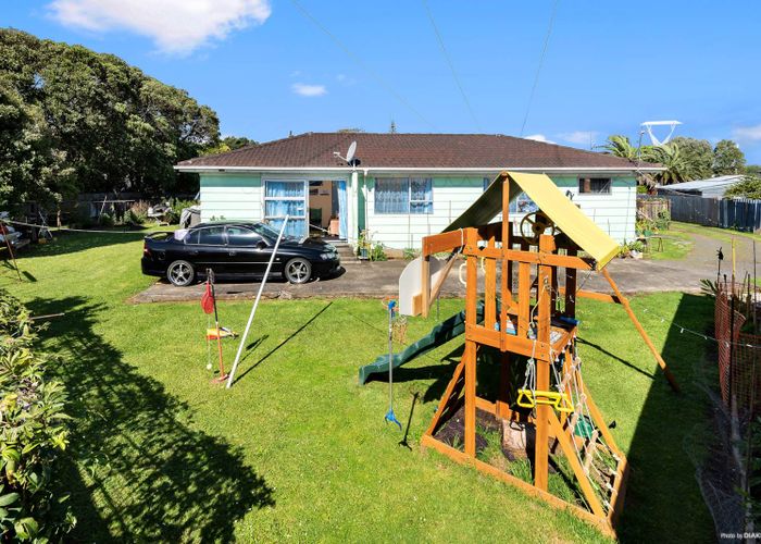  at 10 Blair Place, Otara, Auckland