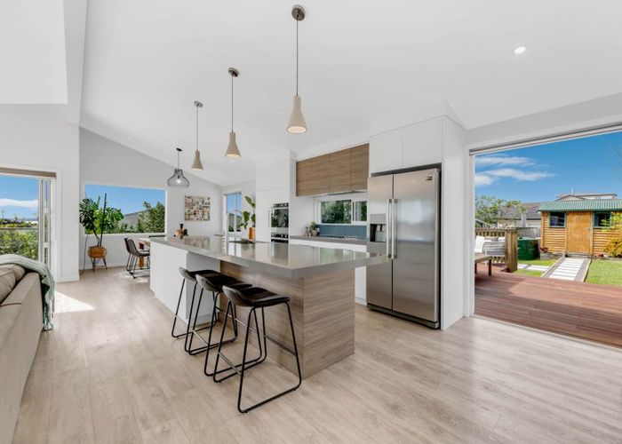  at 11 Shelly Bay Road, Beachlands, Manukau City, Auckland