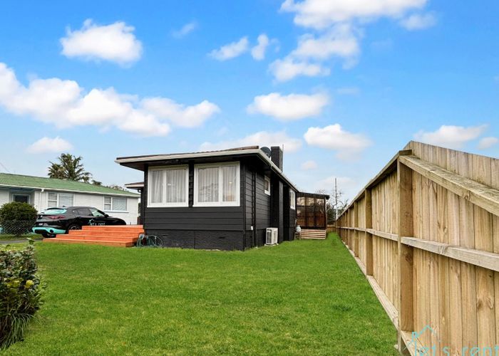  at 11 Esmeralda Avenue, Avondale, Auckland City, Auckland