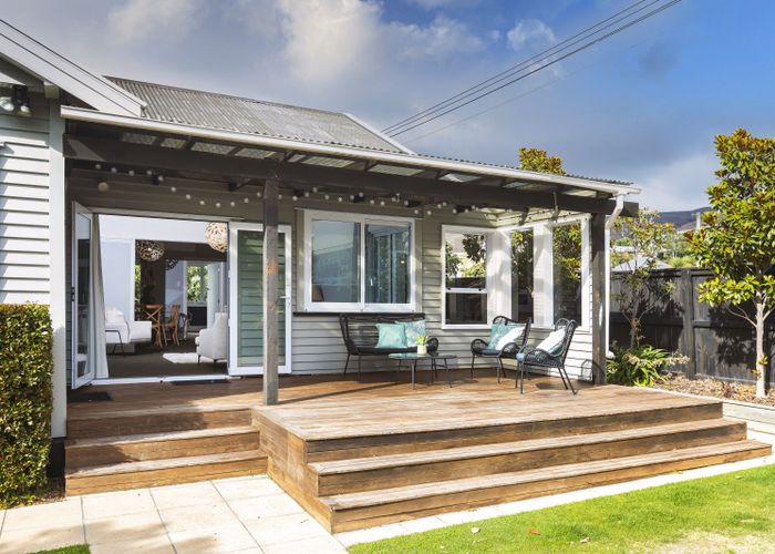  at 2 Celia Street, Redcliffs, Christchurch