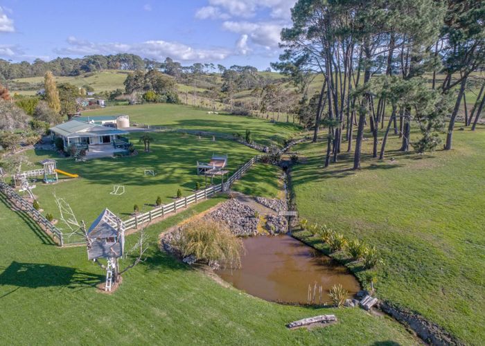  at 220 Waitakere Road, Henderson
