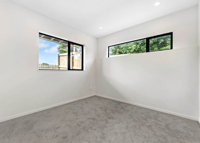 at 4-9/300 Great North Road, Henderson, Waitakere City, Auckland
