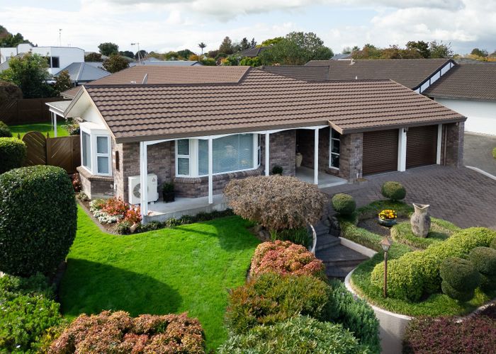  at 5 Crowden Place, Harrowfield, Hamilton