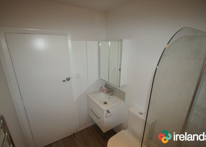  at 2/124 Aldwins Road, Linwood, Christchurch City, Canterbury