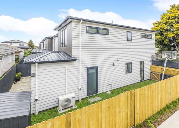 at 11 Kent Road, Manurewa, Auckland