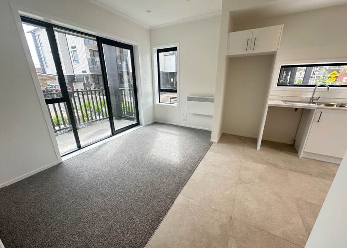 at 102/100 Cadness Street, Northcote, North Shore City, Auckland