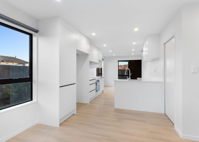  at 27E Von Sturmer Street, Mangere East, Manukau City, Auckland
