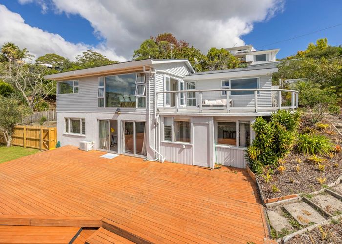  at 90 Matipo Road, Mairangi Bay, North Shore City, Auckland