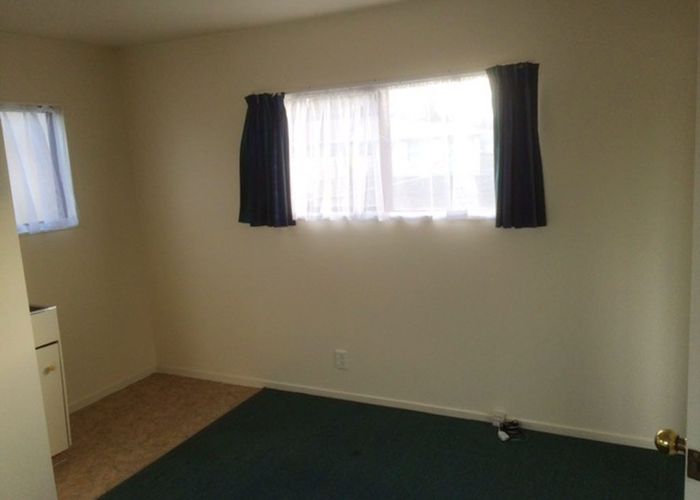  at 4/16 St Leonards Road, Kelston, Waitakere City, Auckland