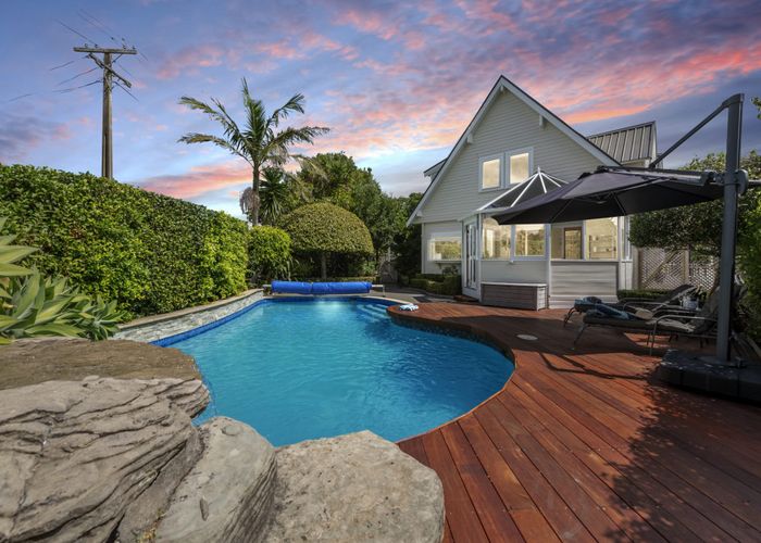  at 6 Pohutukawa Road, Beachlands, Manukau City, Auckland