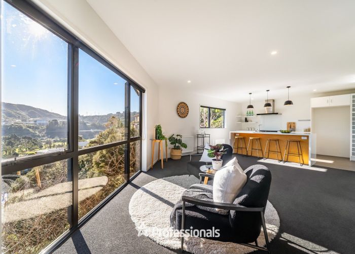  at 6 Castle Crescent, Stokes Valley, Lower Hutt, Wellington