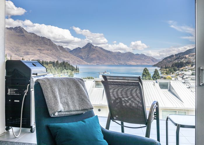  at 12/60 HALLENSTEIN ST, Queenstown, QUEENSTOWN