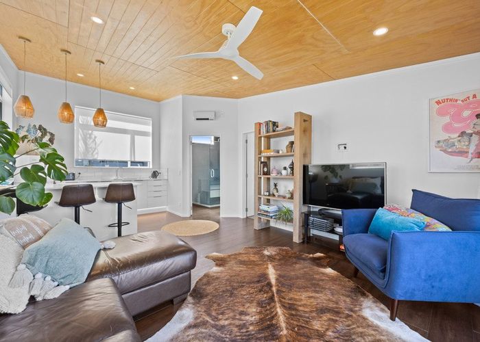  at 32 Colmar Road, Mellons Bay, Auckland