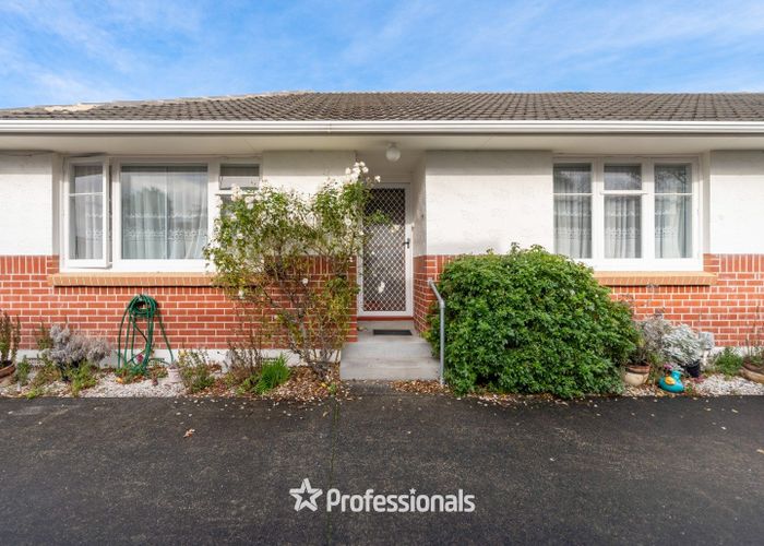  at 46 Pine Avenue, Upper Hutt Central, Upper Hutt