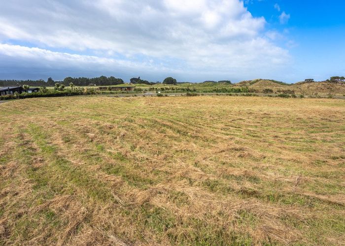  at 92 Strathnaver Drive, Waikawa Beach, Horowhenua, Manawatu / Whanganui