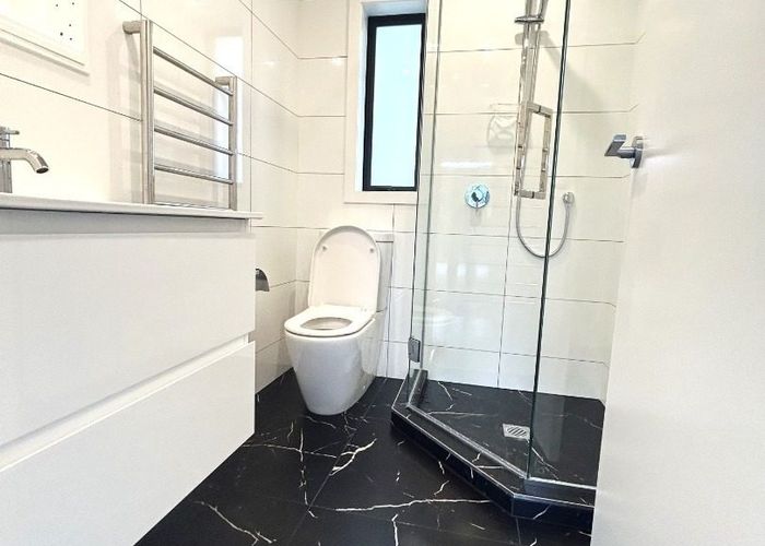  at 5/764 Beach Road, Browns Bay, North Shore City, Auckland