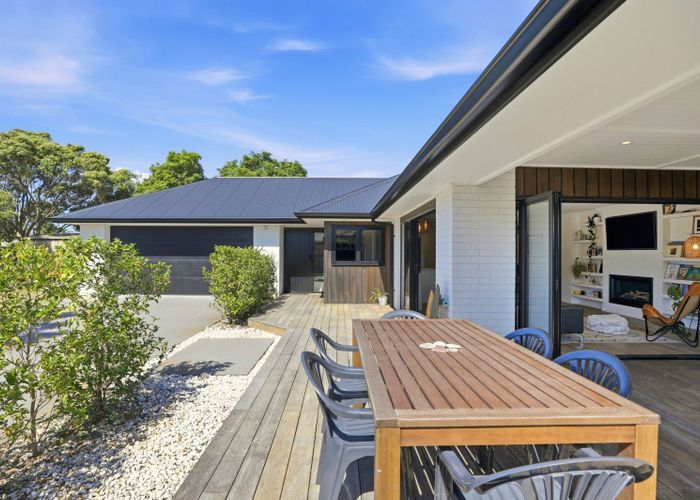  at 138 Gloucester Road, Mount Maunganui, Tauranga, Bay Of Plenty