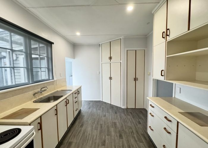  at 1006 Tremaine Avenue, Roslyn, Palmerston North