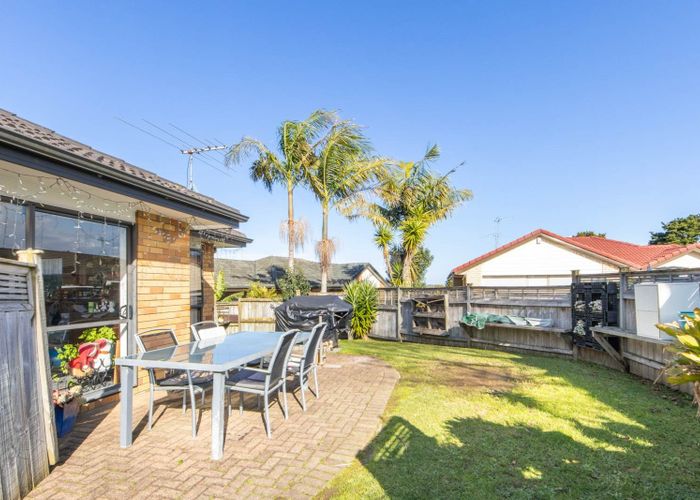  at 11 Ashland Place, Weymouth, Auckland