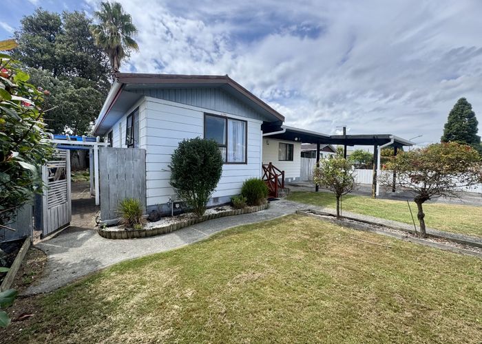  at 4 Le Havre Place, Takanini, Auckland