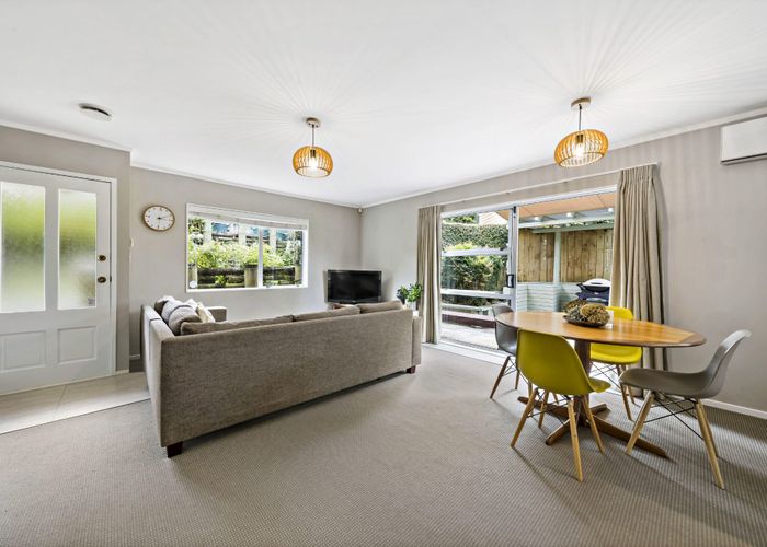  at 4/10 Lush Avenue, St Johns, Auckland