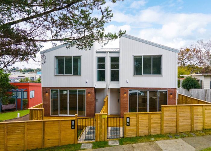  at 2/61 Glenview Road, Glen Eden, Waitakere City, Auckland