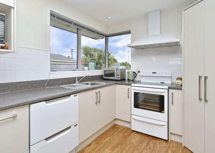  at 15 Chedworth Avenue, Bishopdale, Christchurch