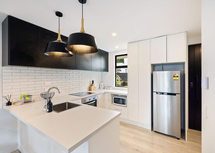  at 2/8 New Brighton Road, Dallington, Christchurch City, Canterbury