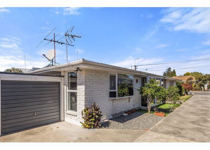  at 2/519 Hereford Street, Linwood, Christchurch City, Canterbury