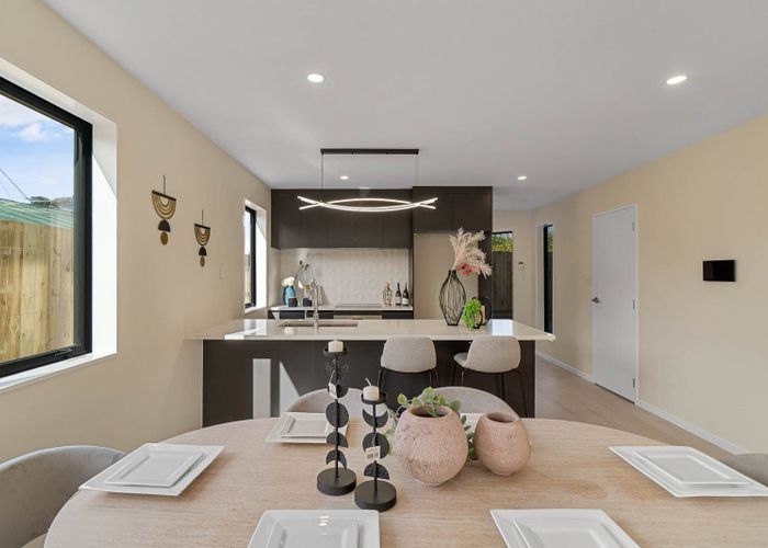  at 8C Deuxberry Avenue, Northcote, North Shore City, Auckland
