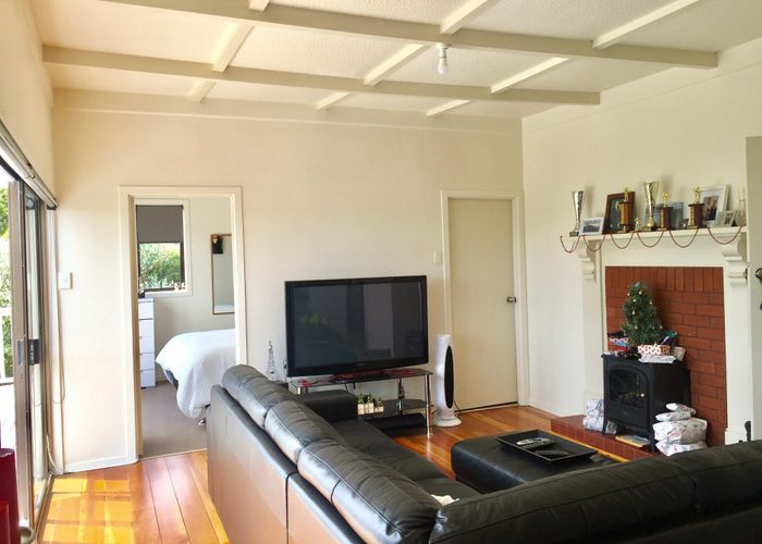  at 6 Carlton Crescent, Maraetai, Auckland
