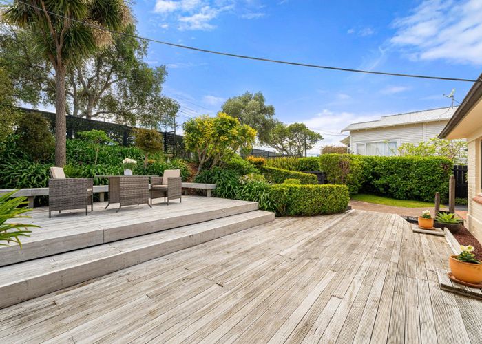  at 33 Old Lake Road, Devonport, North Shore City, Auckland