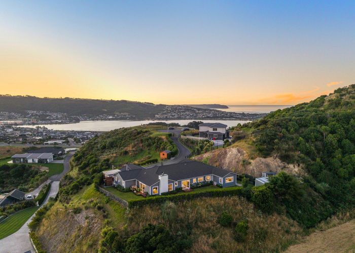  at 9 Baxters Rise, Aotea, Porirua, Wellington