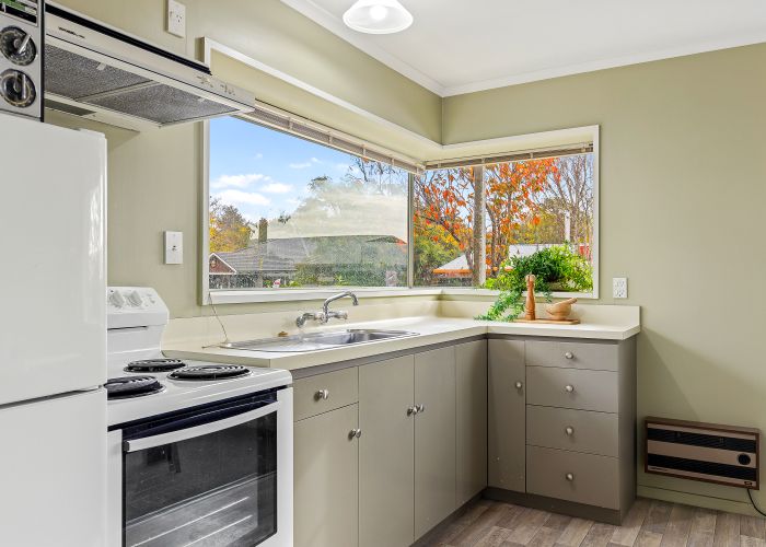  at 1/100 Centaurus Road, Huntsbury, Christchurch