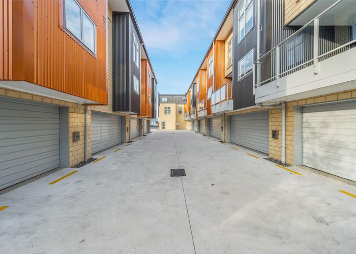  at 9/7 Vialou Street, Hamilton Central, Hamilton