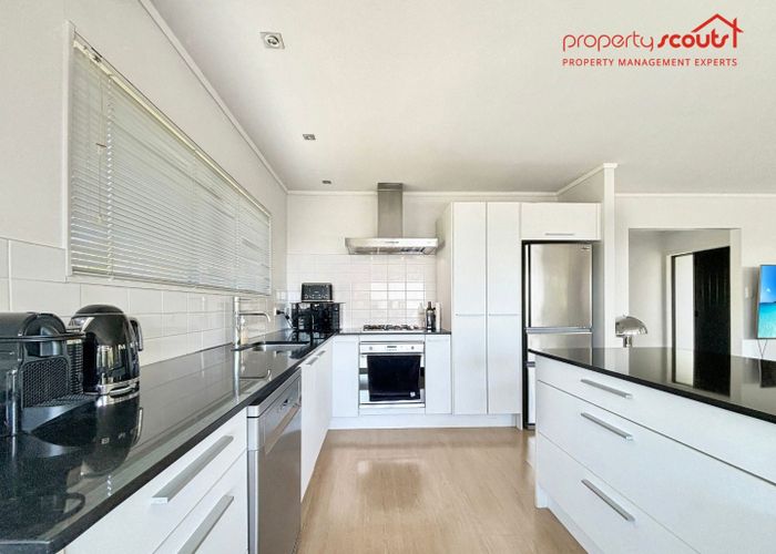  at 33B Montgomery Avenue, Rothesay Bay, North Shore City, Auckland